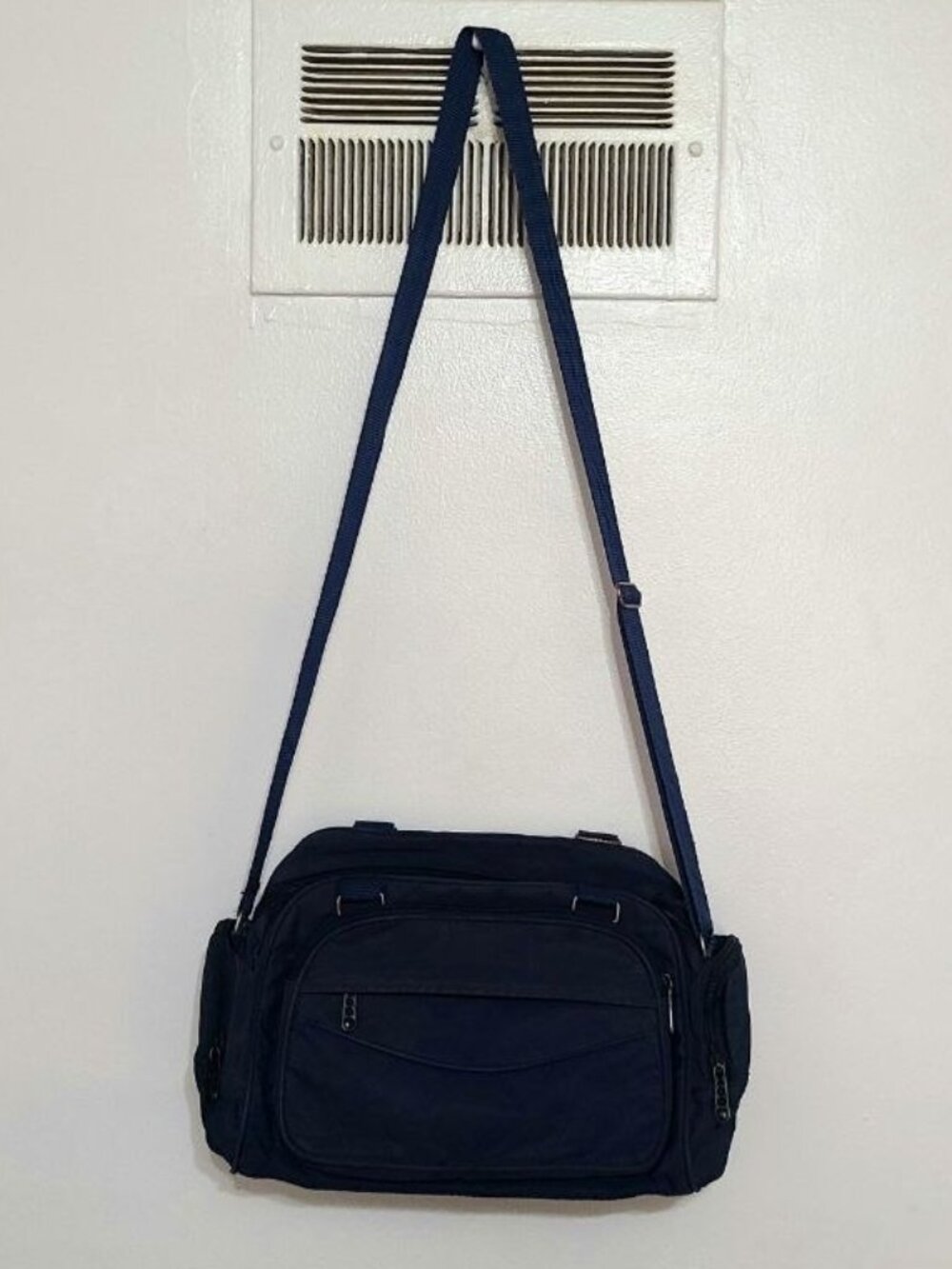 Navy Multi‑Pocket Shoulder Bag